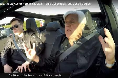 Elon Musk und Jay Leno im Tesla Cybertruck