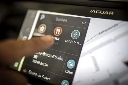 Jaguar I-Pace, Infotainment