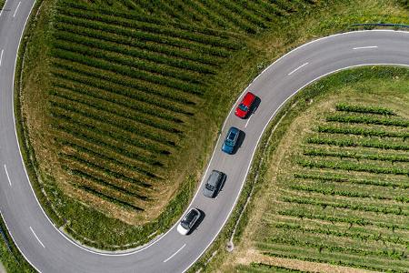 BMW X1 25e, Ford Kuga PHEV, Opel Grandland X Hybrid, Volvo XC40 T5 Recharge, Vergleichstest