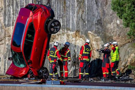 11/2020, Kran-Crashtest von Volvo