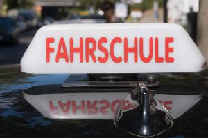 Führerscheinprüfung dauert länger und wird teurer