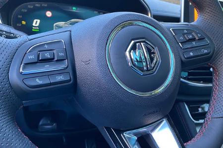 MG EHS Plug-In-Hybrid SUV Fahrbericht 2020