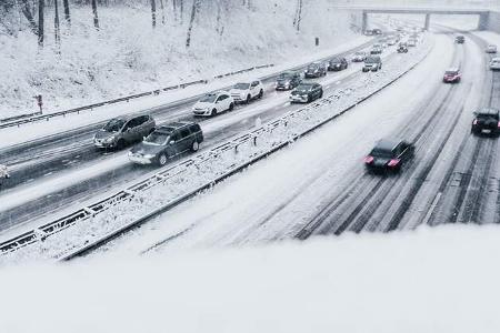 Stau Autobahn Schnee Winter Eis