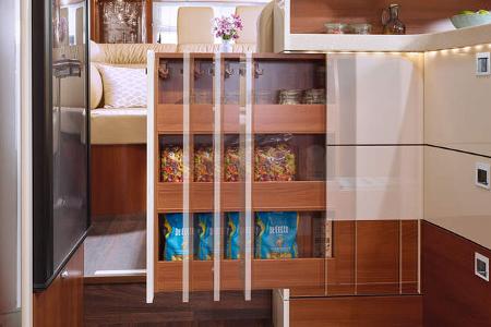 Carthago Liner-for-two Apothekerschrank