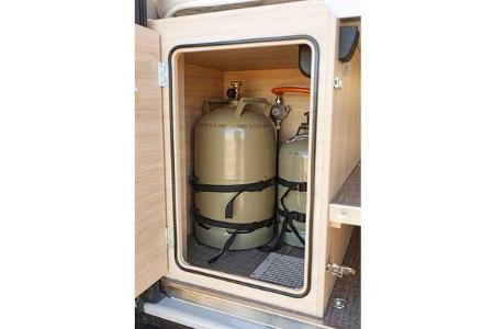 Eura Mobil Van 635 EB vs. La Strada Avanti E Gas f