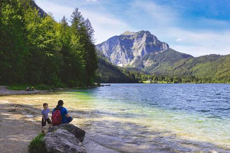 See, Wasser, BŠume, Berge, Himmel, Menschen