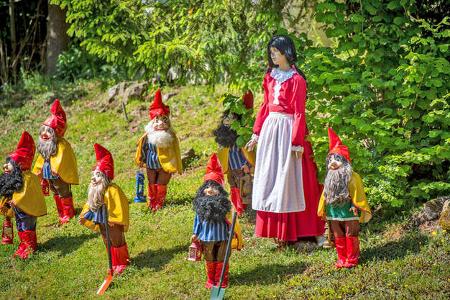 BŠume,Schneewittchen, sieben Zwerge, Figuren