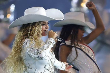 NFL-Halbzeitshow an Weihnachten: Beyoncé performt mit Tochter Blue Ivy NFL-Halbzeitshow an Weihnachten: Beyoncé performt mit Tochter Blue Ivy