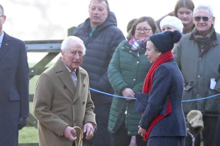 Sonntagsgottesdienst mit König Charles III. und Prinzessin Anne Sonntagsgottesdienst mit König Charles III. und Prinzessin Anne
