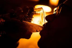 Alkoholfrei ins neue Jahr: Was bringt der "Dry January"?