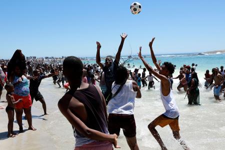 Sommer, Sonne, Spaß: An Neujahr ist in Südafrika Urlaubslaune angesagt (Archivbild). Sommer, Sonne, Spaß: An Neujahr ist in Südafrika Urlaubslaune angesagt (Archivbild).