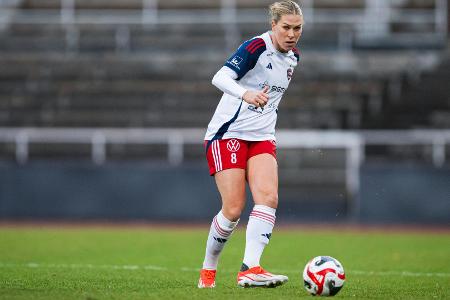 Frauenfußball: Knaak wechselt zu ManCity Frauenfußball: Knaak wechselt zu ManCity