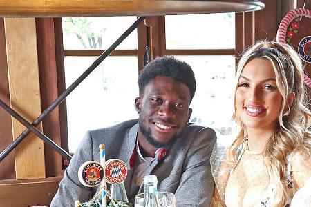 Bayern-Star Alphonso Davies hat sich verlobt Bayern-Star Alphonso Davies hat sich verlobt