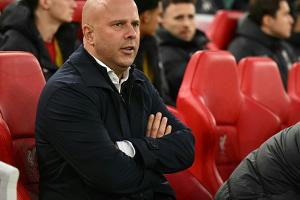 "Viel, viel besser:" Liverpools Slot warnt vor United