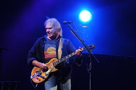 Er tritt doch auf: Neil Young zieht seine Glastonbury-Absage zurück Er tritt doch auf: Neil Young zieht seine Glastonbury-Absage zurück