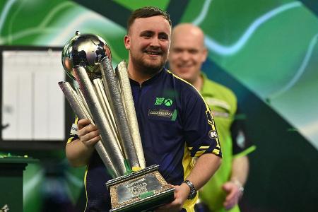 Luke Littler schreibt Darts-Geschichte Luke Littler schreibt Darts-Geschichte