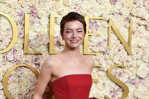 Emma Stone überrascht bei den Golden Globes mit einem Pixie-Cut