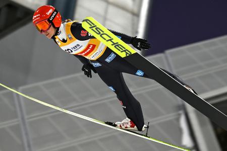 Skispringen: Schmid als Zweite in Villach weiter in Gelb Skispringen: Schmid als Zweite in Villach weiter in Gelb