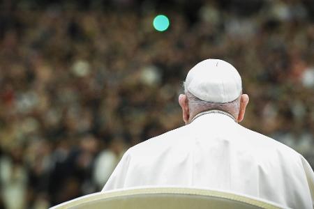 Papst Franziskus äußert Sorge über einen neuen Weltkrieg. Papst Franziskus äußert Sorge über einen neuen Weltkrieg.