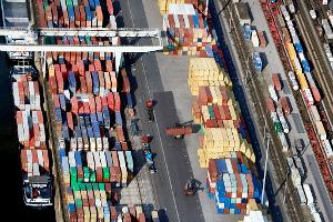 Deutsche Exporte steigen kräftig - Geschäft mit USA wächst