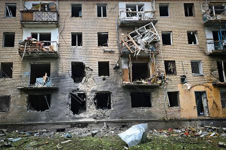 Entlang der Frontlinie in der Ukraine werden auch Wohngebiete immer wieder beschossen. (Archivbild) Entlang der Frontlinie in der Ukraine werden auch Wohngebiete immer wieder beschossen. (Archivbild)