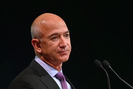 Amazon-Gründer Jeff Bezos hat Blue Origin im Jahr 2000 gegründet. Amazon-Gründer Jeff Bezos hat Blue Origin im Jahr 2000 gegründet.