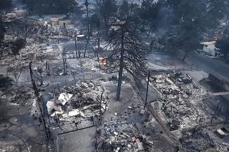 Das Feuer rund um Los Angeles hat eine Schneise der Verwüstung hinterlassen. Das Feuer rund um Los Angeles hat eine Schneise der Verwüstung hinterlassen.