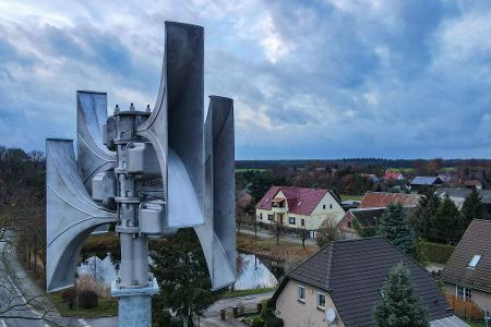 Sirenen für die Warnung der Bevölkerung - wie hier in einem Dorf in Brandenburg - gibt es nicht überall in Deutschland. Allerdings sind in den vergangenen Jahren vielerorts neue Sirenen installiert beziehungsweise alte Sirenen repariert und teilweise modernisiert worden. (Archivfoto) Sirenen für die Warnung der Bevölkerung - wie hier in einem Dorf in Brandenburg - gibt es nicht überall in Deutschland. Allerdings sind in den vergangenen Jahren vielerorts neue Sirenen installiert beziehungsweise alte Sirenen repariert und teilweise modernisiert worden. (Archivfoto)