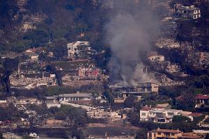 Opferzahl bei Flammeninferno im Raum Los Angeles steigt