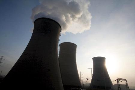 Menschengemachte CO2-Emissionen sollten nach Forscherangaben auf null zurückgehen. (Archivbild)