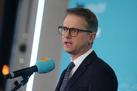 Die CDU gibt in Hamburg den Startschuss für die heiße Phase des Bundestagswahlkampfs. Die Lage der Wirtschaft steht im Mittelpunkt. Aber nicht nur.
