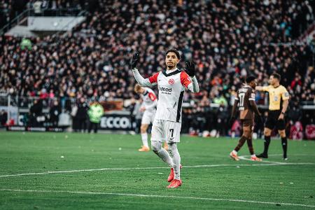 Umworbener Marmoush trifft: Eintracht beendet Negativlauf Umworbener Marmoush trifft: Eintracht beendet Negativlauf