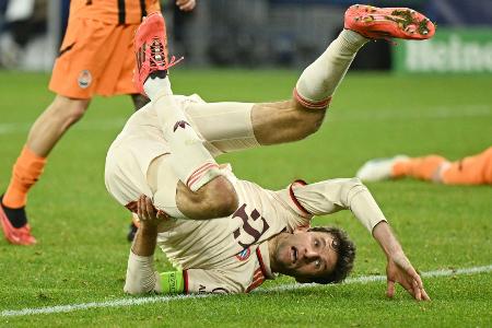 Bayern in Gladbach mit Müller und Neuer Bayern in Gladbach mit Müller und Neuer