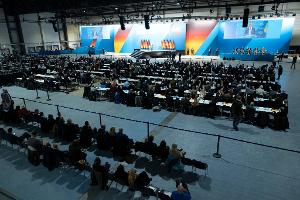 AfD will Wehrpflicht und keine Kopftücher in der Schule