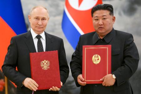 Kim unterstützt Putins Angriff gegen die Ukraine mit Soldaten. (Archivbild) Kim unterstützt Putins Angriff gegen die Ukraine mit Soldaten. (Archivbild)