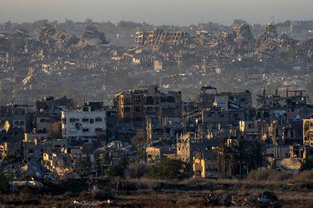 Nach mehr als einem Jahr Krieg haben die Zerstörungen im Gazastreifen kaum mehr überschaubare Ausmaße erreicht. (Archivbild)