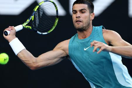 Alcaraz lässt die Muskeln spielen, Djokovic bleibt cool Alcaraz lässt die Muskeln spielen, Djokovic bleibt cool