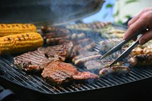 Fußball-EM und warmer Sommer kurbeln Grillmarkt nicht an