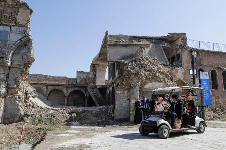 Papst Franziskus geriet im Irak nach eigenen Angaben ins Visier von zwei Attentätern. (Archivbild) Papst Franziskus geriet im Irak nach eigenen Angaben ins Visier von zwei Attentätern. (Archivbild)