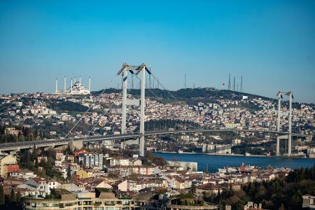 Schätzungsweise 5.000 Kliniken für Haartransplantationen gibt es in Istanbul. (Archivbild) Schätzungsweise 5.000 Kliniken für Haartransplantationen gibt es in Istanbul. (Archivbild)
