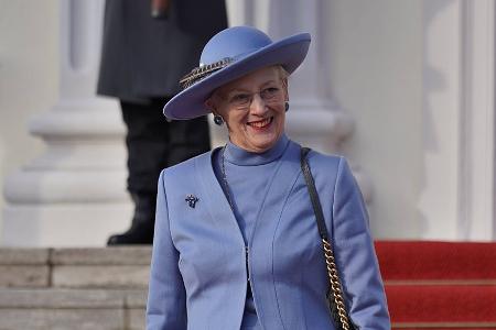 Königin Margrethe II. gestaltet Jubiläumbecher für Royal Copenhagen Königin Margrethe II. gestaltet Jubiläumbecher für Royal Copenhagen