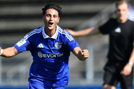 Schalke bindet Offensivtalent Gulasi bis 2028 Schalke bindet Offensivtalent Gulasi bis 2028