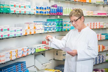 Für Zuzahlungen für Medikamente über die finanzielle Belastungsgrenze hinaus kann die Krankenkasse eine Befreiung ausstellen. Für Zuzahlungen für Medikamente über die finanzielle Belastungsgrenze hinaus kann die Krankenkasse eine Befreiung ausstellen.
