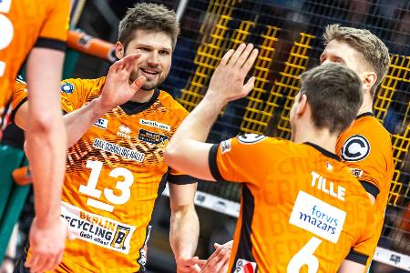 BR Volleys feiern vierten Sieg - Lüneburg erreicht Play-offs BR Volleys feiern vierten Sieg - Lüneburg erreicht Play-offs