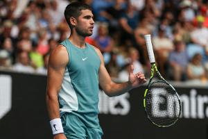 Traum-Duell naht: Djokovic und Alcaraz locker im Achtelfinale