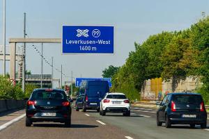 Achtung, Vollsperrung der A1 bei Leverkusen