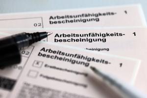 Mehr als jeder Vierte hat schon mal blaugemacht
