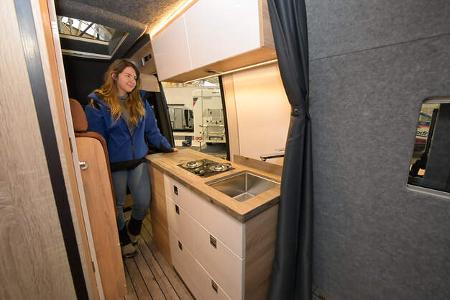 Starvan Rebel Campervan (2025) Kochen f