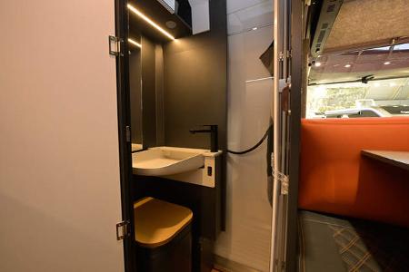 Starvan Rebel Campervan (2025) Klappwaschbecken f