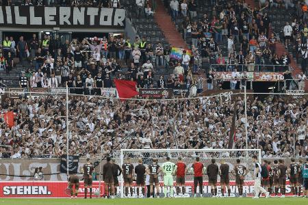 Medien: St.-Pauli-Fans sorgen für Polizeieinsatz an AfD-Stand Medien: St.-Pauli-Fans sorgen für Polizeieinsatz an AfD-Stand